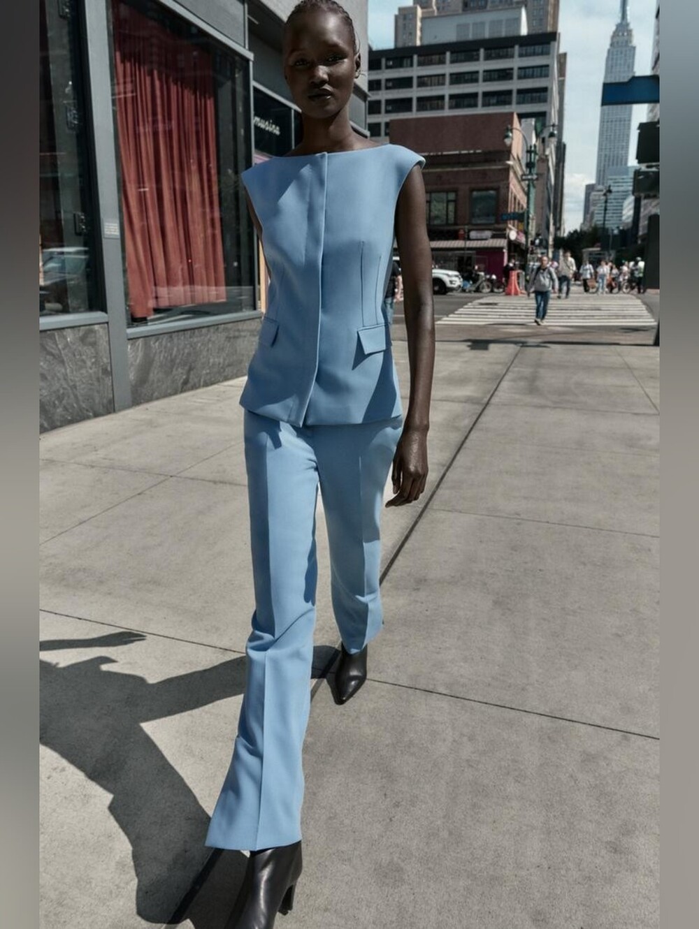 FITTED VEST WITH FLARE PANTS WITH SIDE VENTS SIZE M